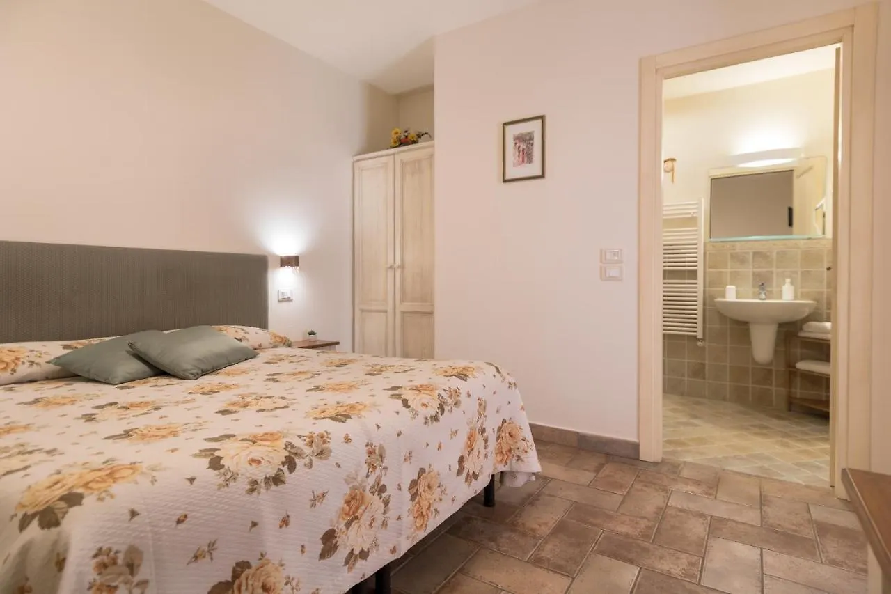 Rosa Di Assisi Bed & Breakfast Bastia Umbra 4*,  Italy