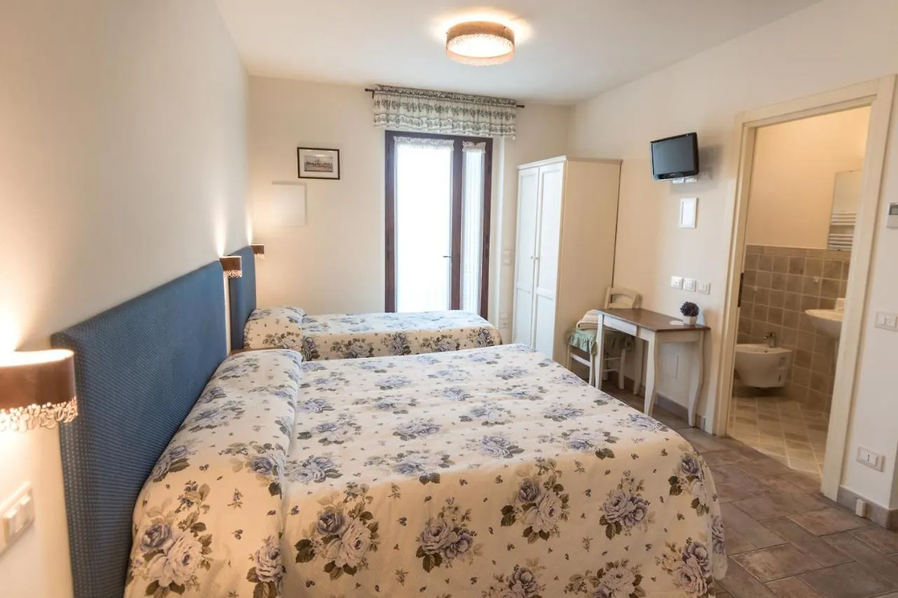 Rosa Di Assisi Bed & Breakfast Bastia Umbra 4*,