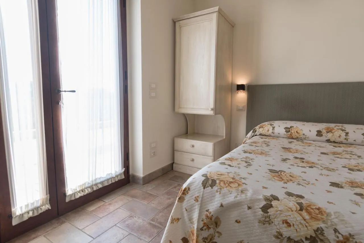 Rosa Di Assisi Bed & Breakfast Bastia Umbra 4*,  Italy